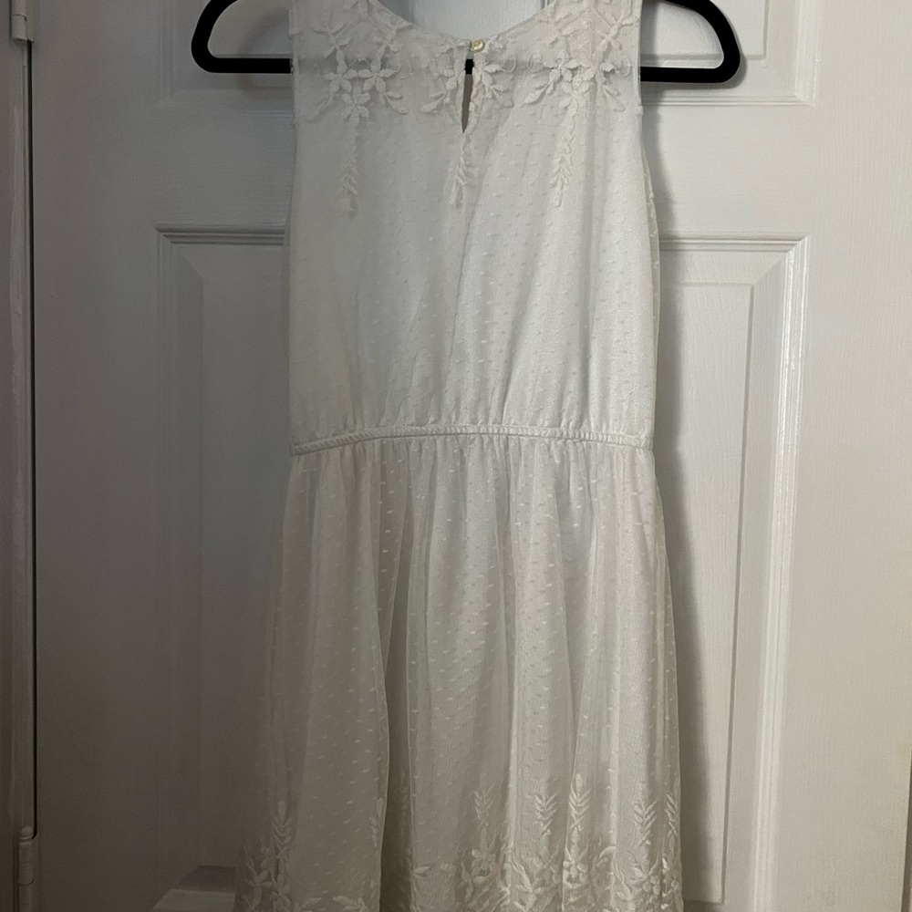 White lace dress
